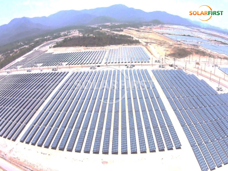 Central eléctrica solar terrestre de 65 MWp en Japón