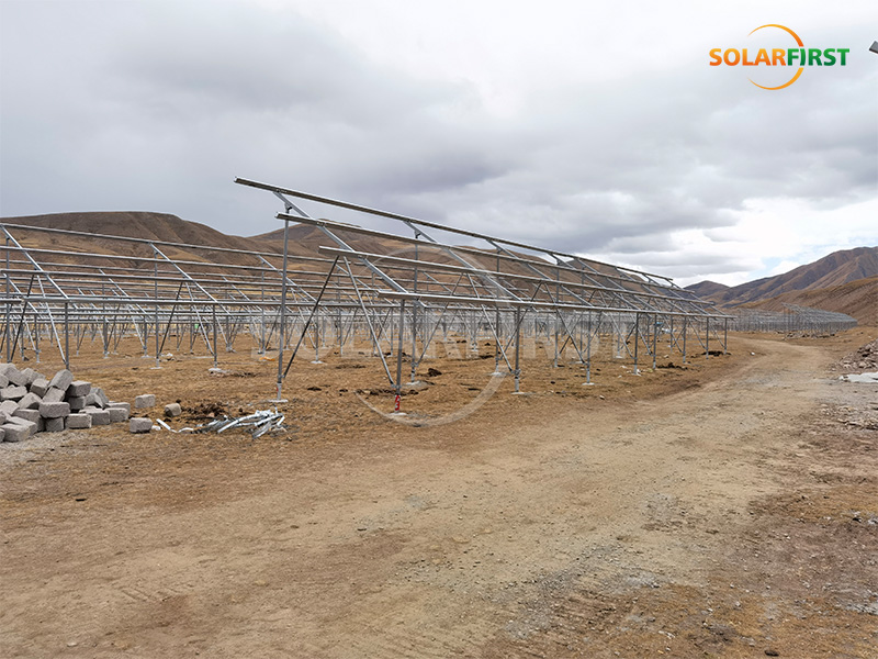 Central eléctrica solar terrestre de 60 MWp en el Tíbet