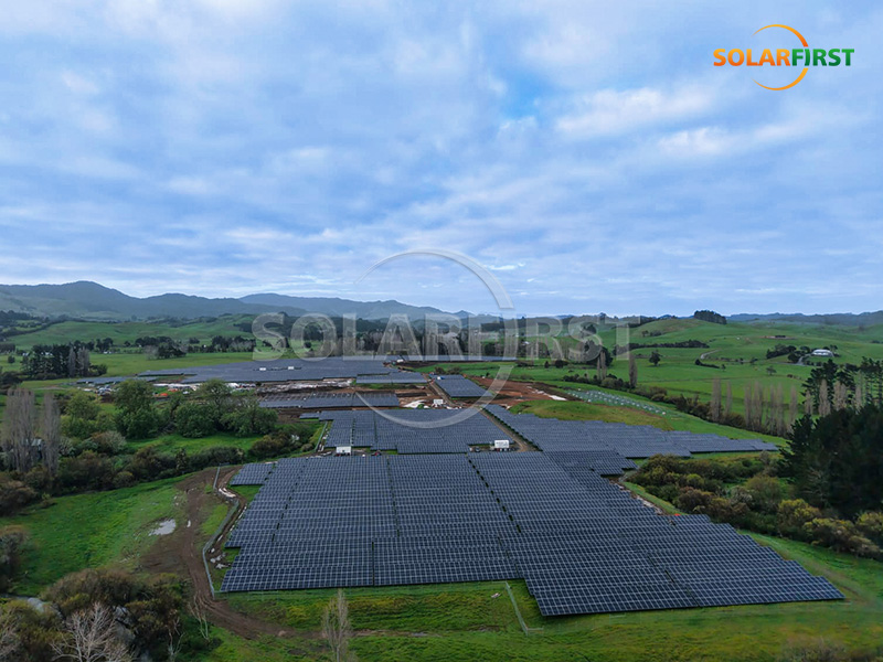 Central solar terrestre de 30,7 MWp en Armenia