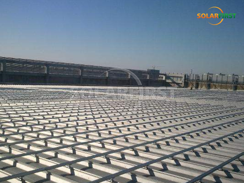 Central eléctrica solar con techo metálico de 9,6 MWp en China