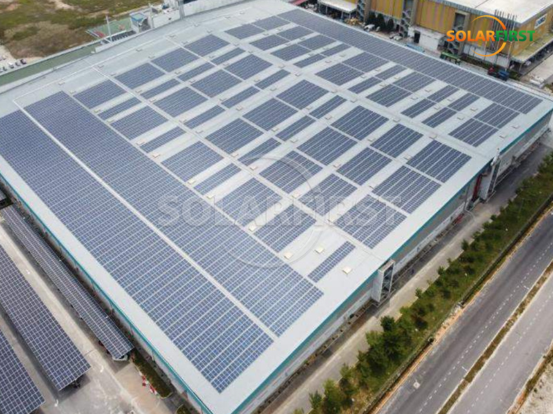 Central eléctrica solar de techo metálico de 4,4 MWp en Malasia