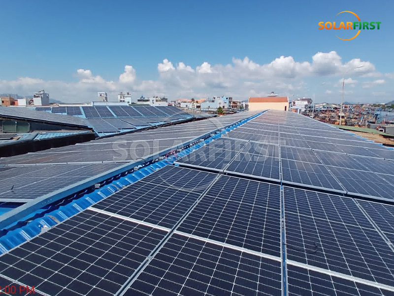 Central eléctrica solar de techo metálico de 4 MWp en Vietnam