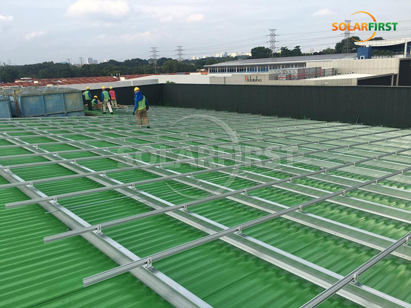 Central eléctrica solar de techo metálico de 1 MWp en Malasia