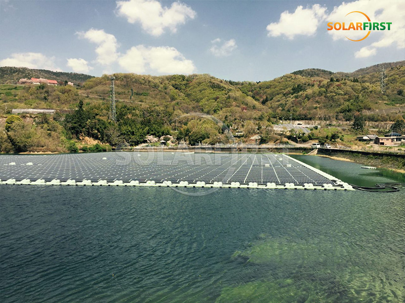 Central eléctrica fotovoltaica flotante de 5 MWp en Japón