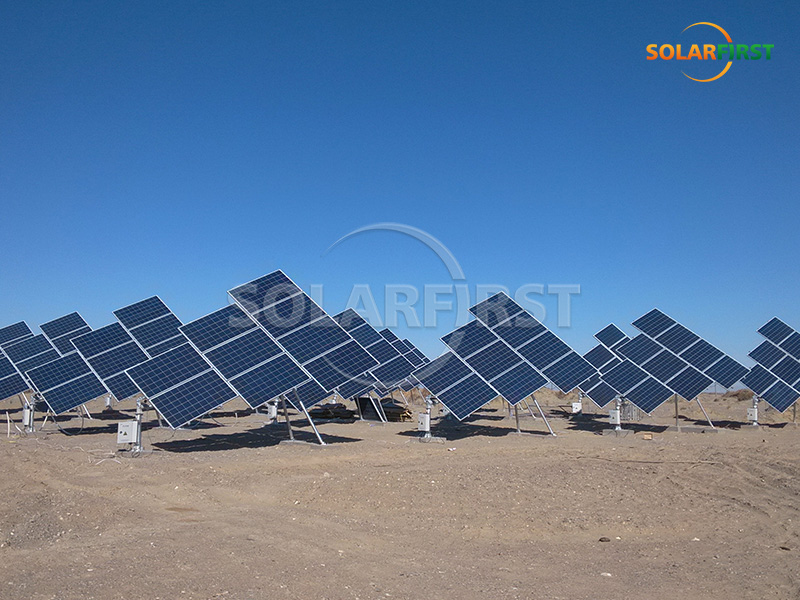 Solución de seguimiento de un solo eje inclinado de 180 kWp en China
