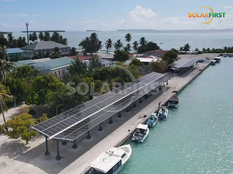Solución de aparcamiento fotovoltaico integrado en edificios (BIPV) de 310 kWp en Madagascar