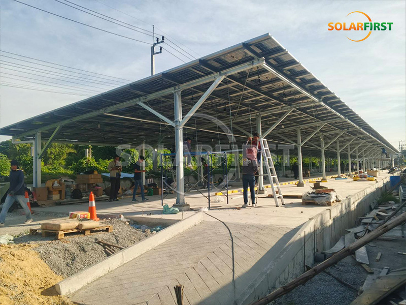 Solución de aparcamiento fotovoltaico integrado en edificios (BIPV) solar de 295 kWp en Tailandia