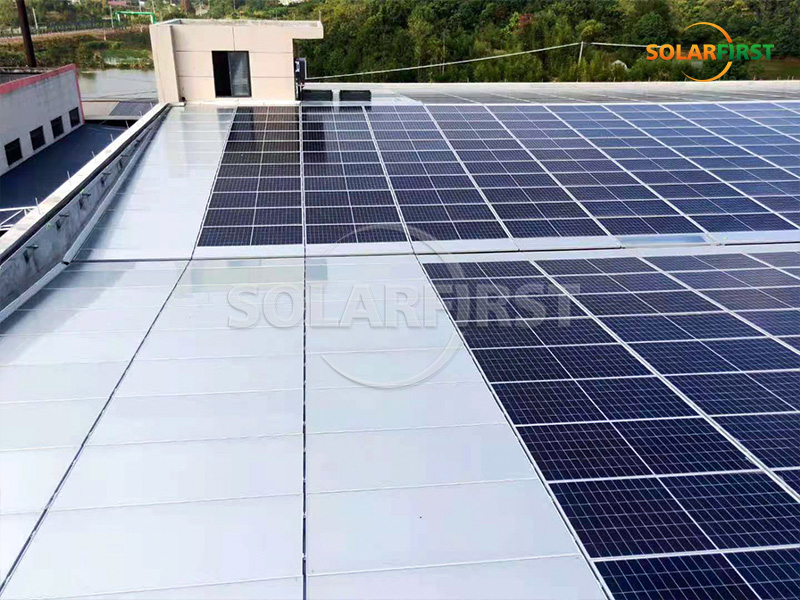 Solución de techo solar fotovoltaico integrado en edificios (BIPV) de 2,2 MWp en China