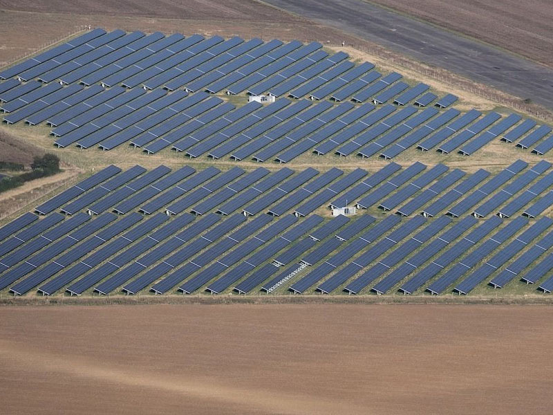 Más allá de la estacionalidad: Análisis del aumento récord en la instalación de paneles fotovoltaicos en el primer trimestre.