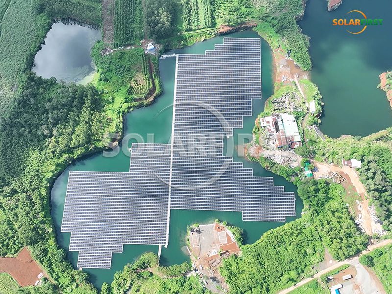 El proyecto fotovoltaico flotante Lingao de Solar First recibe elogios de los medios.