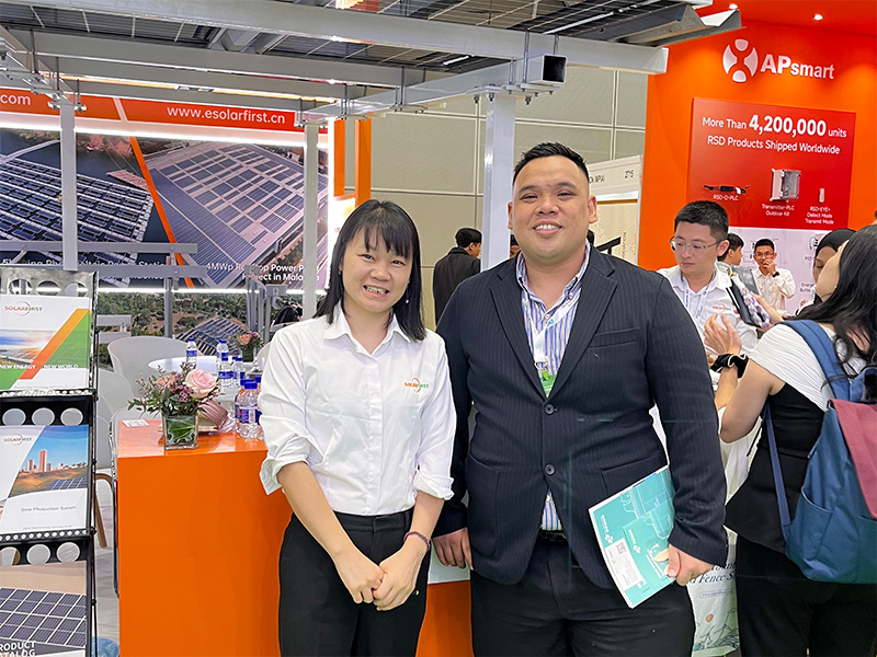 El ministro de Energía de Malasia visita Solar First en IGEM y CETA 2024.