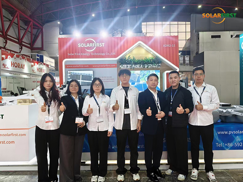 Solartech Indonesia 2026: Solar First Group apoya la transición energética con productos para múltiples escenarios.