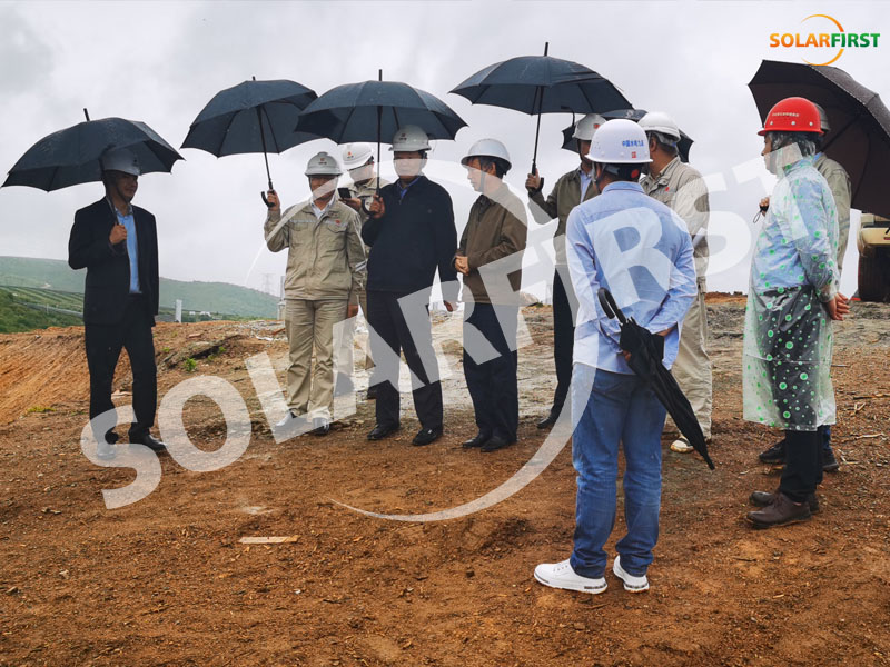 los líderes de sinohydro y china datang corporation visitaron e inspeccionaron el parque solar de 60MW en la prefectura de dali, yunnan.

