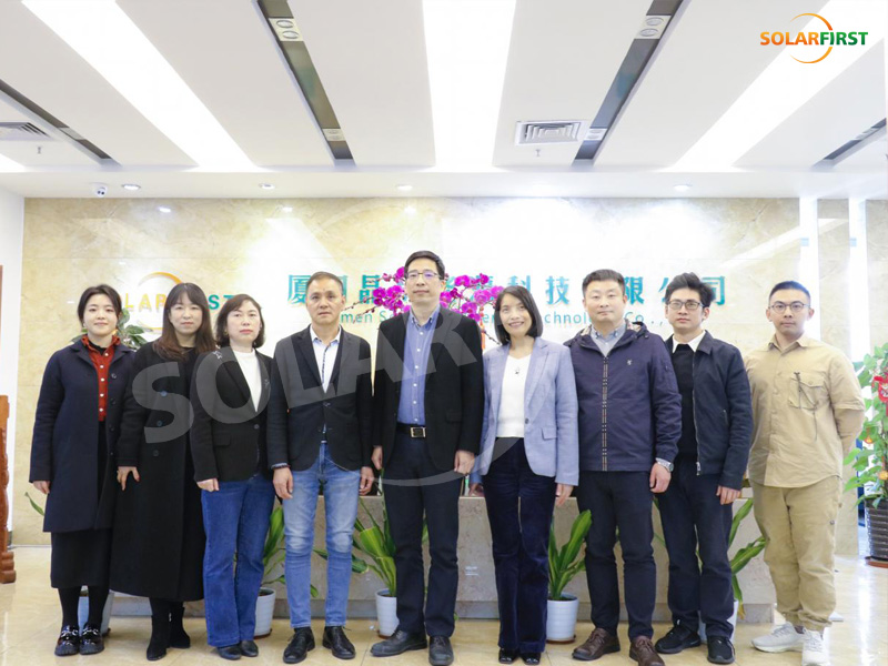 Buenas noticias: Xiamen Haihua Power Technology Co., Ltd. y Xiamen Solar First Group firmaron un acuerdo de cooperación estratégica