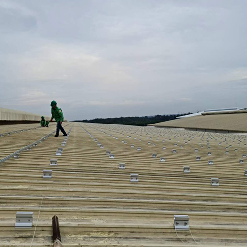 Proyecto de montaje de techo de metal de 7,5 MW en Vietnam 2020